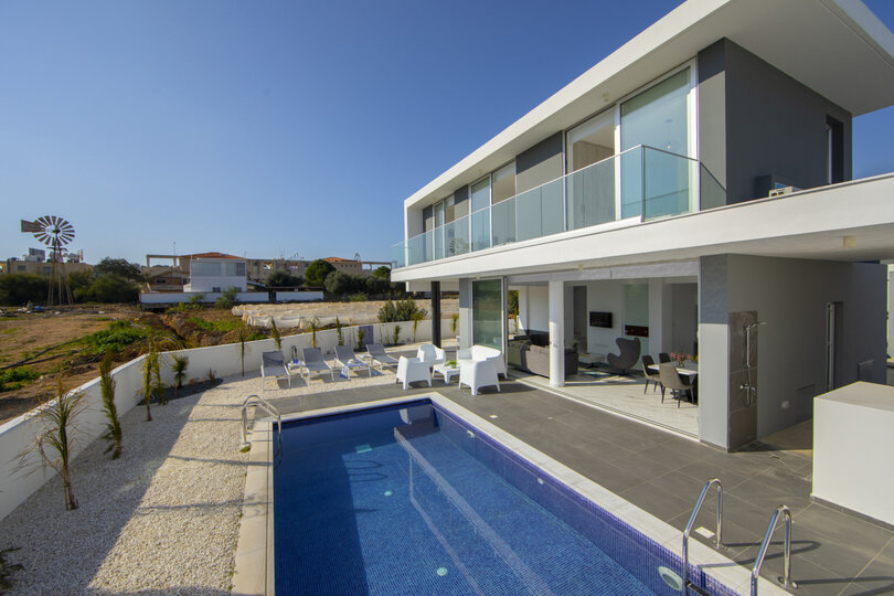 Imagine You and Your Family Renting this Luxury Villa in Protaras, minutes from the Beach, Protaras Villa 1503