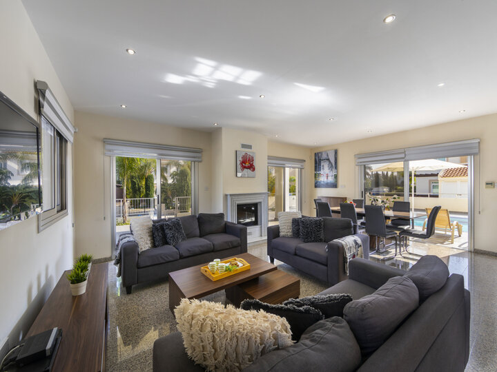 Rent Your 5-Star Villa with Private Pool – Protaras Villa 1525
