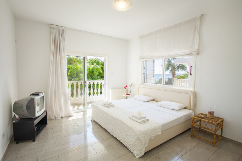 Imagine Your Family Renting This Luxury Beachfront Villa, Larnaca Villa 1399