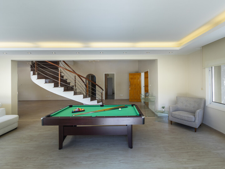 You and Your Family will love this Beachfront Villa, Larnaca Villa 1400