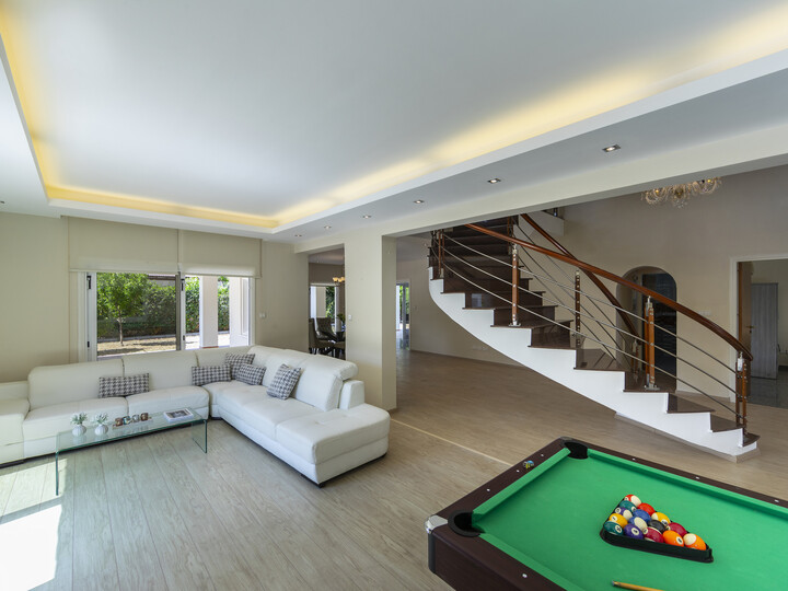 You and Your Family will love this Beachfront Villa, Larnaca Villa 1400