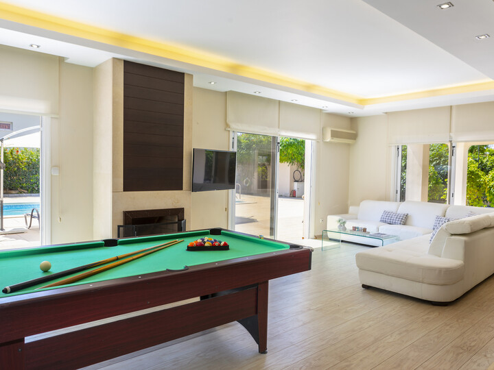 You and Your Family will love this Beachfront Villa, Larnaca Villa 1400
