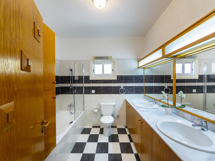 You and Your Family will love this Beachfront Villa, Larnaca Villa 1400