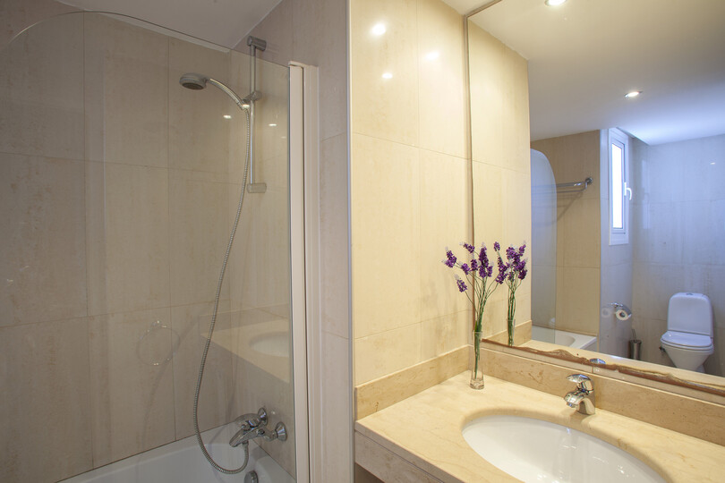 You and Your Family will love this Seafront Villa, Protaras Villa 1540
