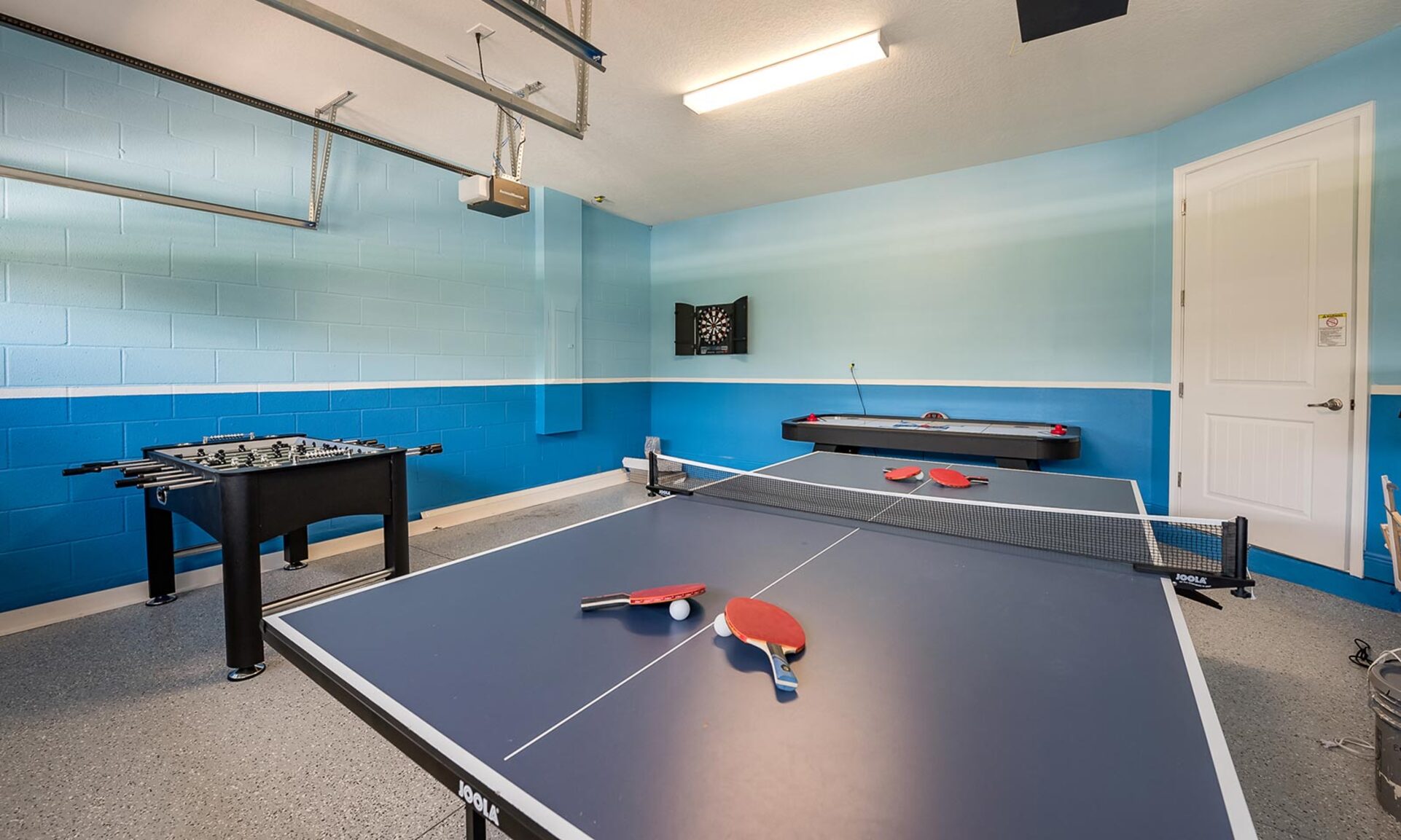 [amenities:game-room:1] Game Room