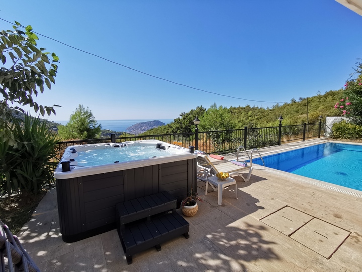 5 Star Villa Serenity – Dual Mountain & Sea Retreat