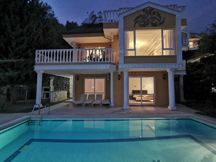 Your Dream villa at night