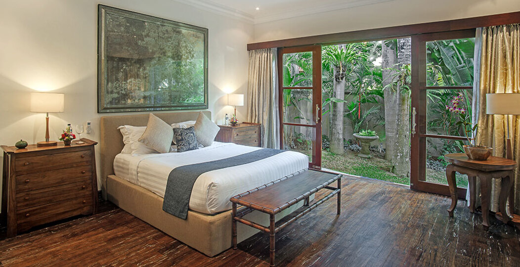 Chic Retreat: 5 BR Villa in Bali,2253