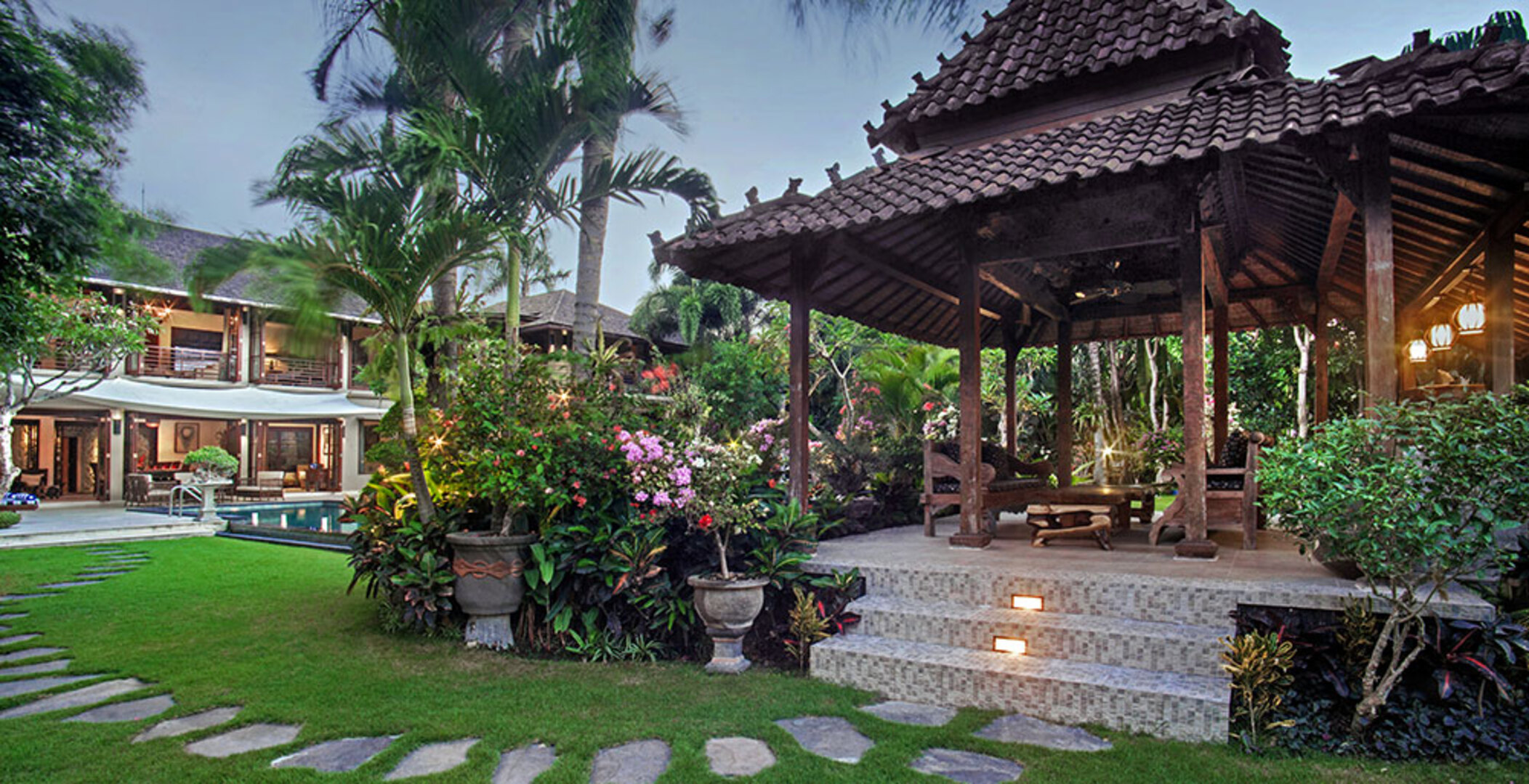 Chic Retreat: 5 BR Villa in Bali,2253