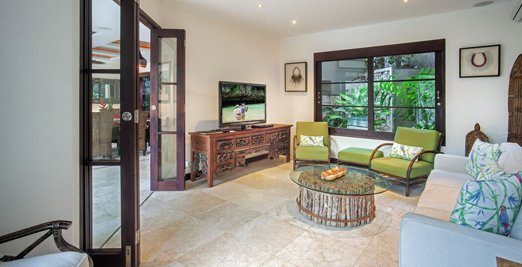 Chic Retreat: 5 BR Villa in Bali,2253