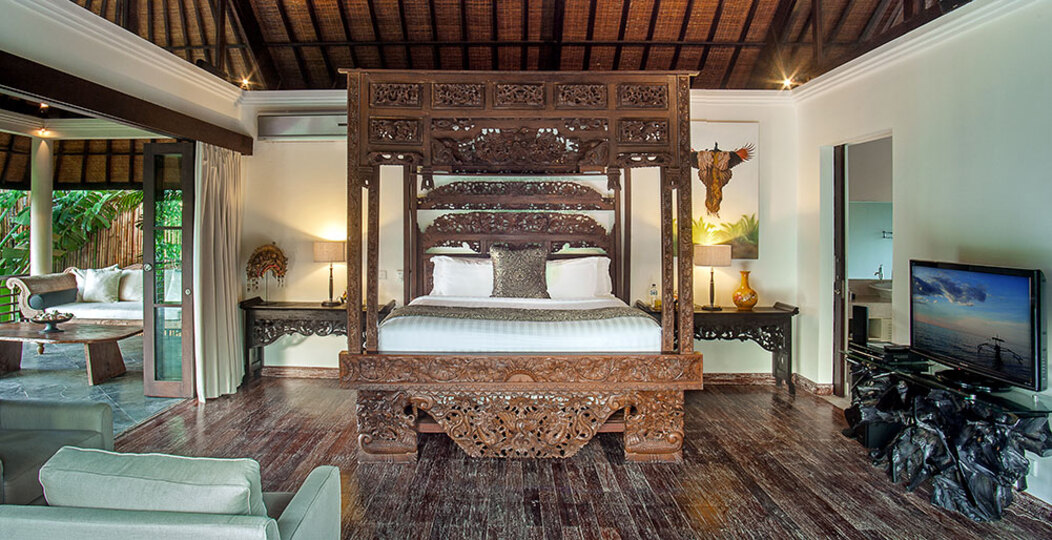 Chic Retreat: 5 BR Villa in Bali,2253