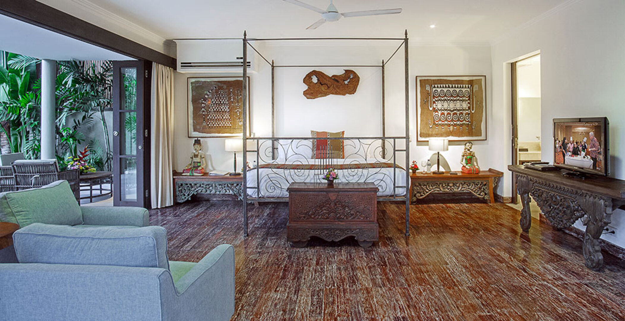 Chic Retreat: 5 BR Villa in Bali,2253