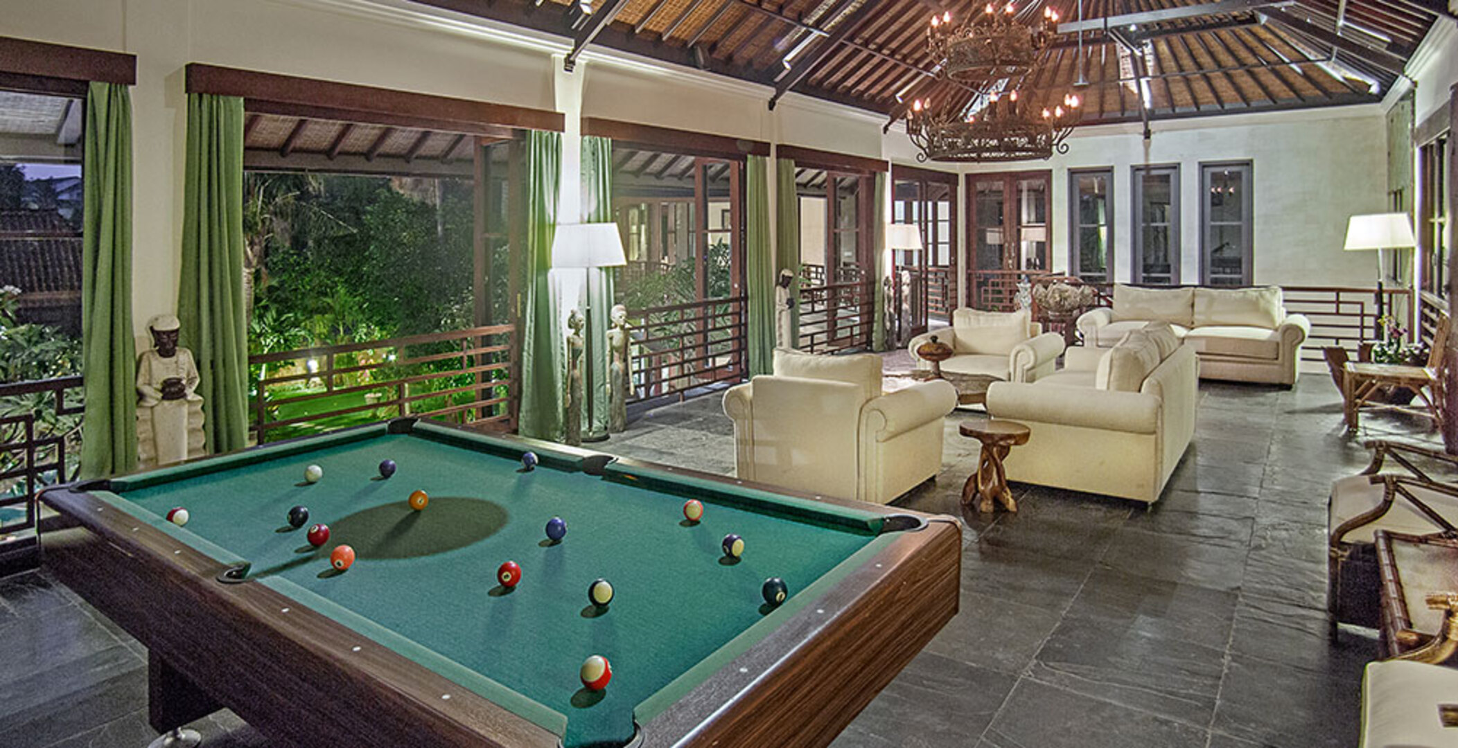 Chic Retreat: 5 BR Villa in Bali,2253