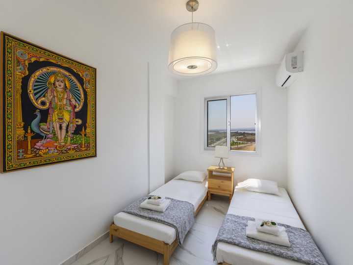 The Perfect Holiday Apartment minutes from the Beach in Larnaca, Larnaca Apartment 1401