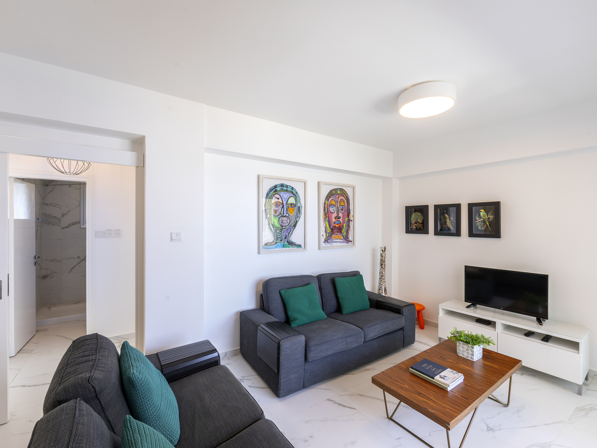 The Perfect Holiday Apartment minutes from the Beach in Larnaca, Larnaca Apartment 1401