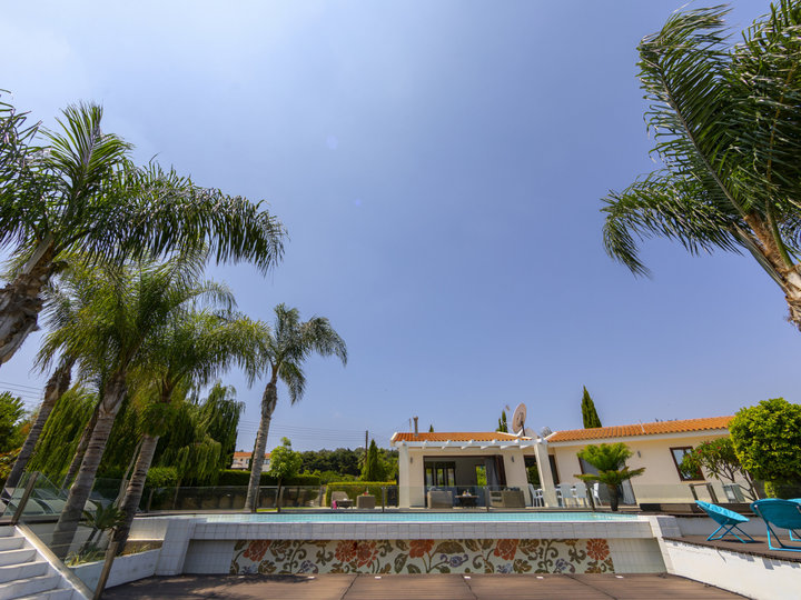 Luxury Awaits by the Sea – Protaras Villa 1569