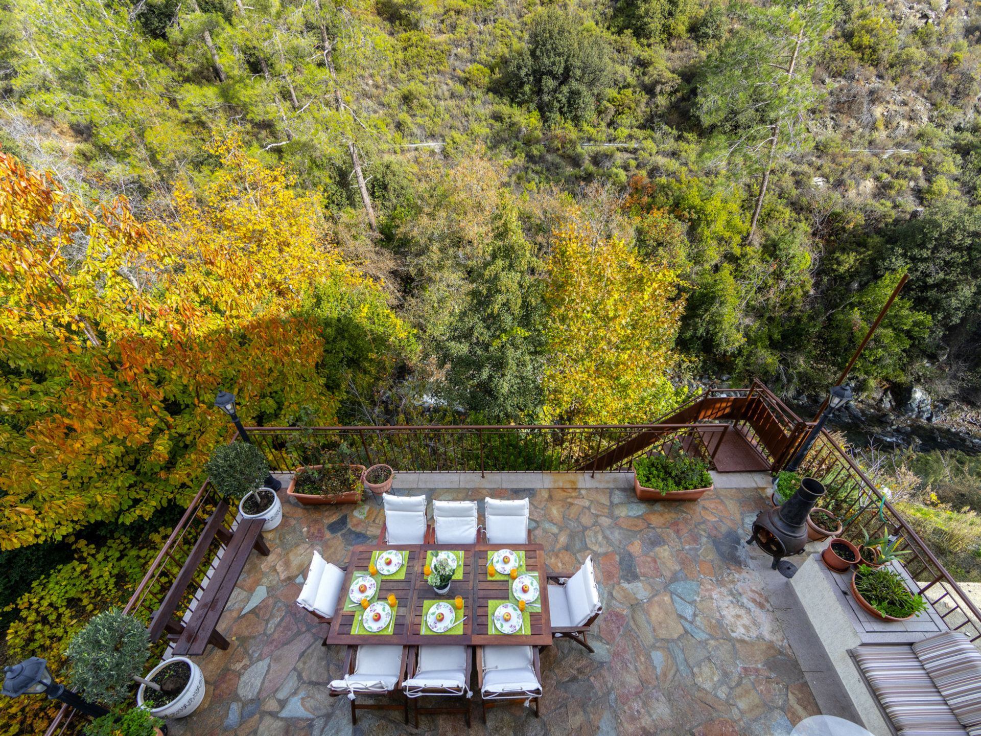 You and Your Family will love this Villa close to the beautiful town of Limassol, Limassol Villa 1003