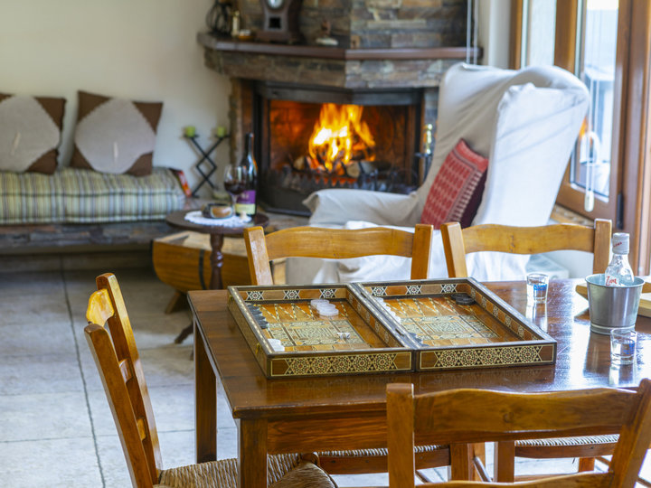 You and Your Family will love this Villa close to the beautiful town of Limassol, Limassol Villa 1003