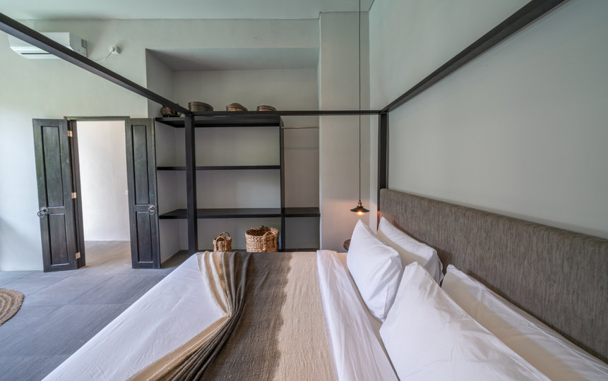 Luxury 4-Bedroom Holiday Rental Near Berawa Beach, Bali Villa 2094