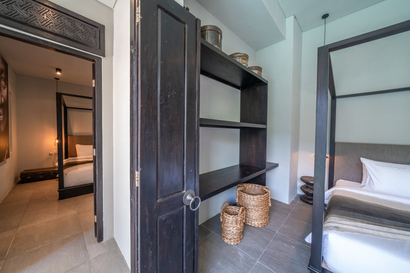Luxury 4-Bedroom Holiday Rental Near Berawa Beach, Bali Villa 2094