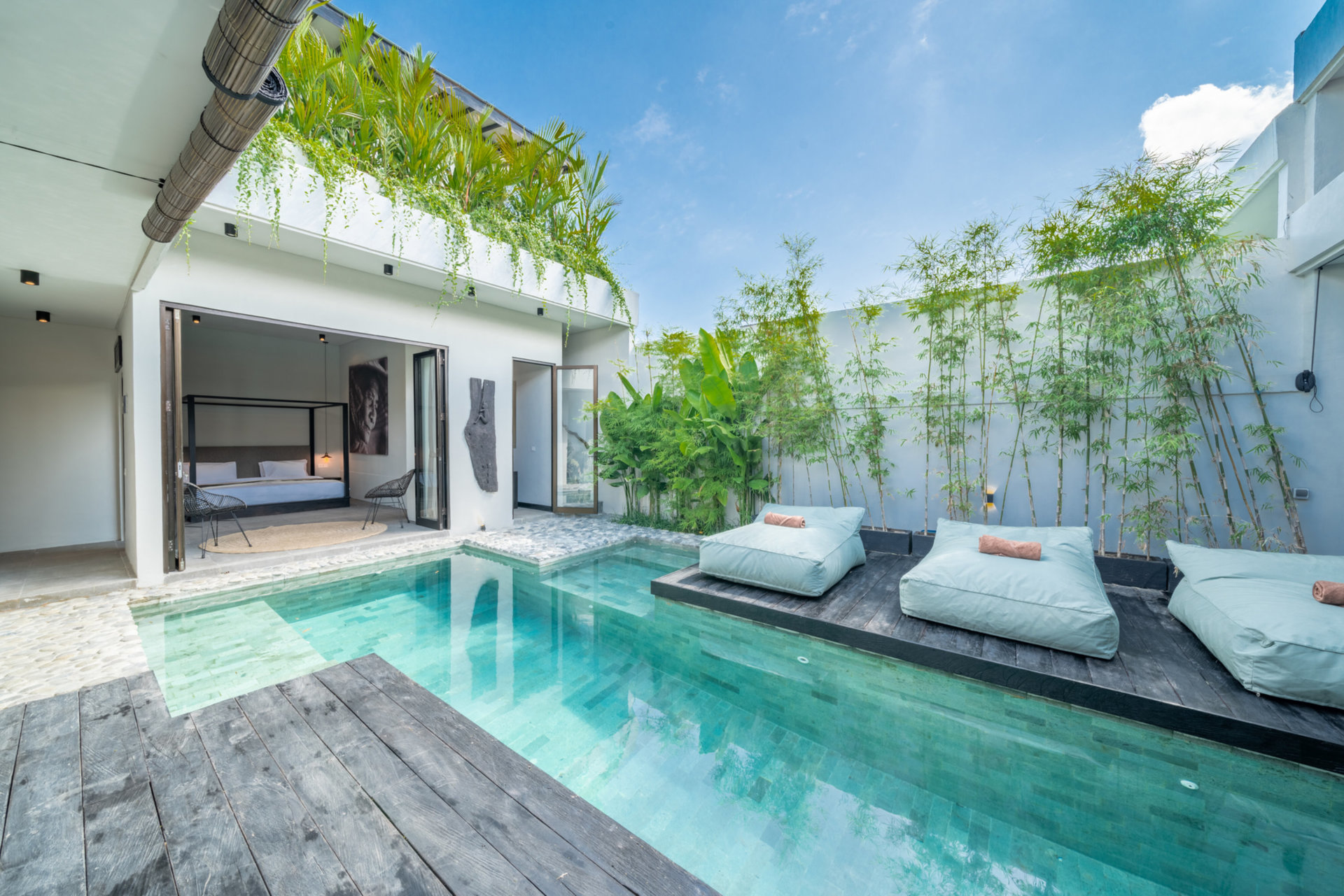 Luxury 4-Bedroom Holiday Rental Near Berawa Beach, Bali Villa 2094