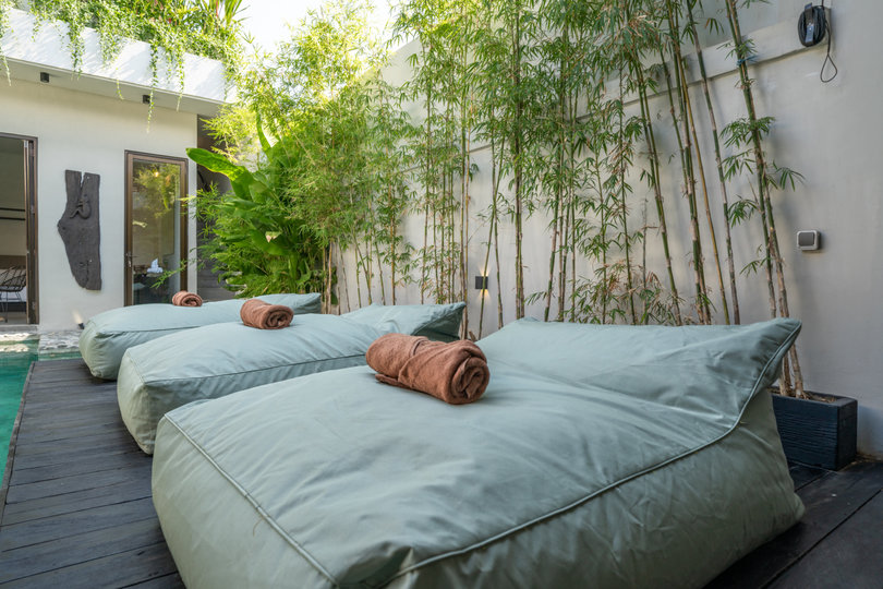 Luxury 4-Bedroom Holiday Rental Near Berawa Beach, Bali Villa 2094