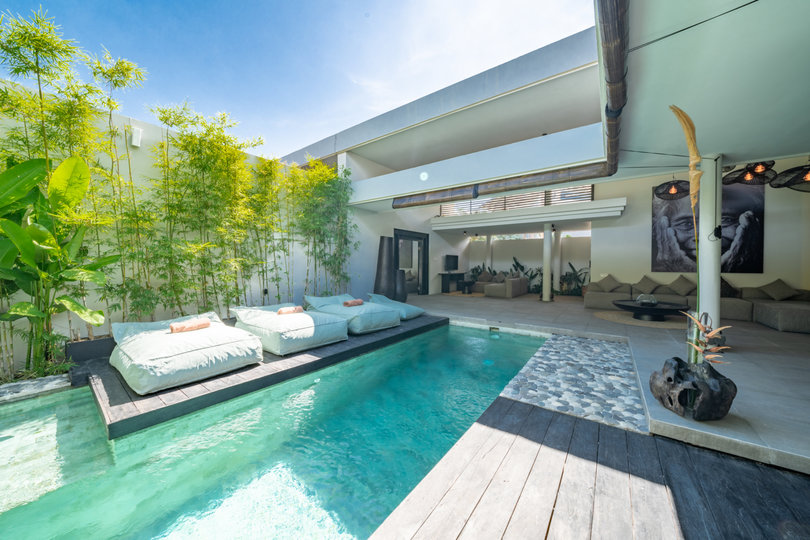 Luxury 4-Bedroom Holiday Rental Near Berawa Beach, Bali Villa 2094