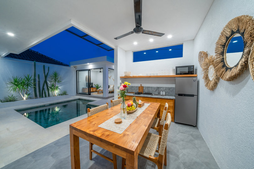 The Ultimate 5 Star Holiday Villa in Badung Regency with Private Pool and Fully Staffed, Bali Villa 2104