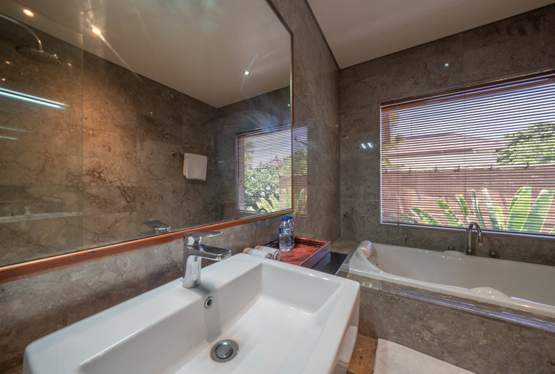 Imagine Your Family Renting a Luxury 3 Bedroom Holiday Villa Close to Kabupaten Badung Double Six Beach, Bali Villa 2105