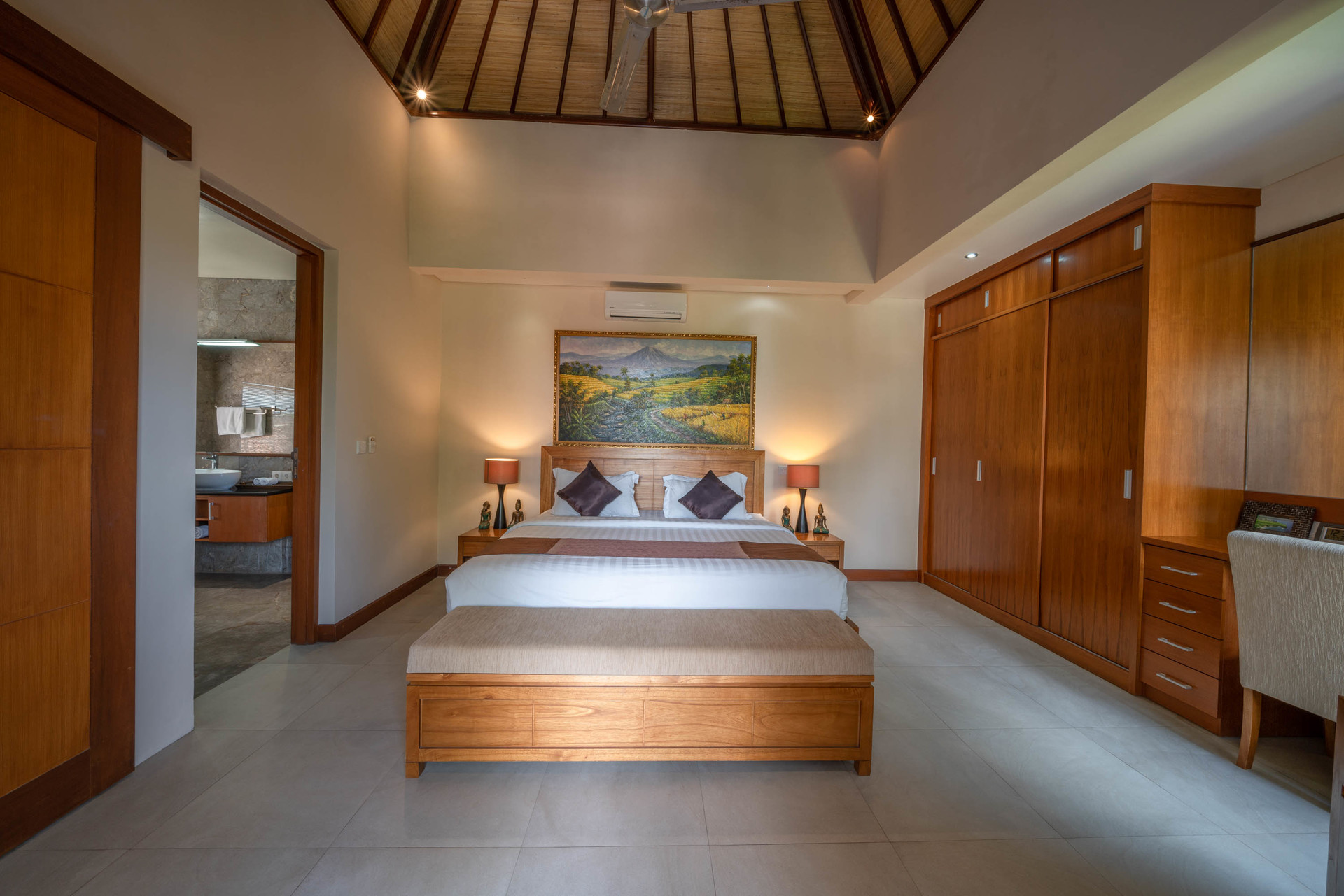 Imagine Your Family Renting a Luxury 3 Bedroom Holiday Villa Close to Kabupaten Badung Double Six Beach, Bali Villa 2105