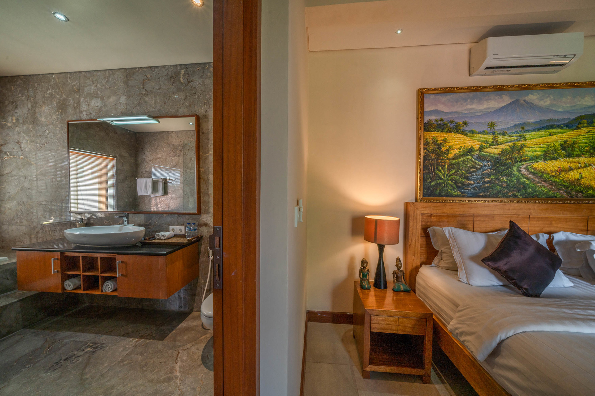 Imagine Your Family Renting a Luxury 3 Bedroom Holiday Villa Close to Kabupaten Badung Double Six Beach, Bali Villa 2105