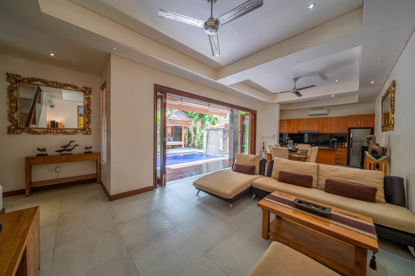 Imagine Your Family Renting a Luxury 3 Bedroom Holiday Villa Close to Kabupaten Badung Double Six Beach, Bali Villa 2105