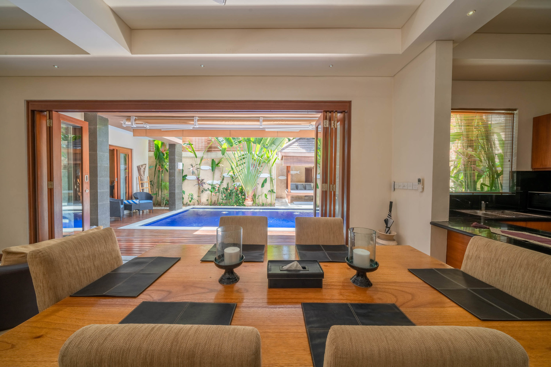 Imagine Your Family Renting a Luxury 3 Bedroom Holiday Villa Close to Kabupaten Badung Double Six Beach, Bali Villa 2105