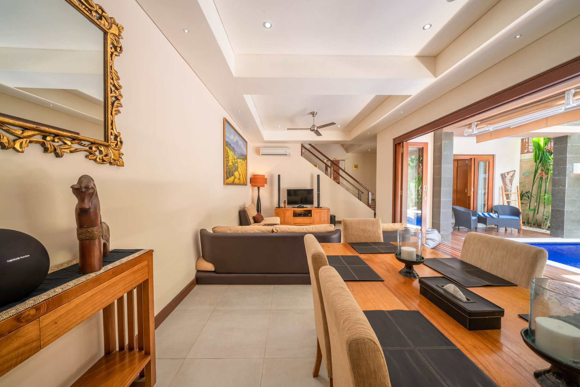 Imagine Your Family Renting a Luxury 3 Bedroom Holiday Villa Close to Kabupaten Badung Double Six Beach, Bali Villa 2105