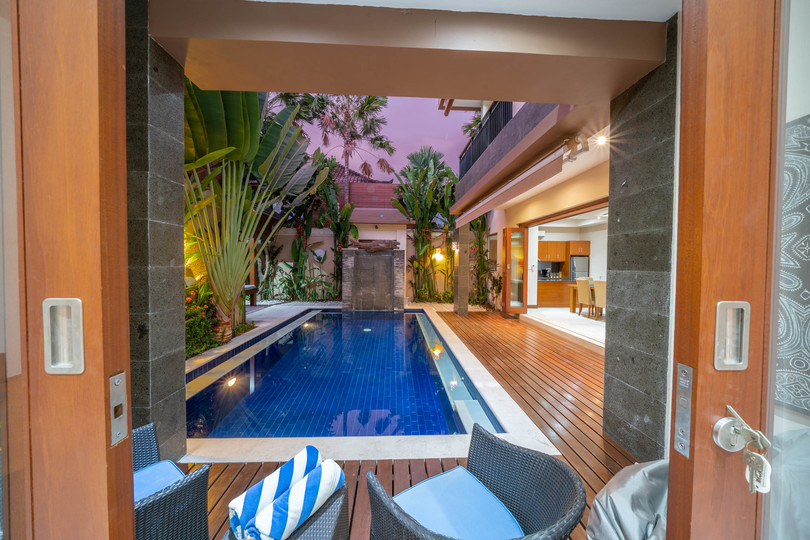 Imagine Your Family Renting a Luxury 3 Bedroom Holiday Villa Close to Kabupaten Badung Double Six Beach, Bali Villa 2105