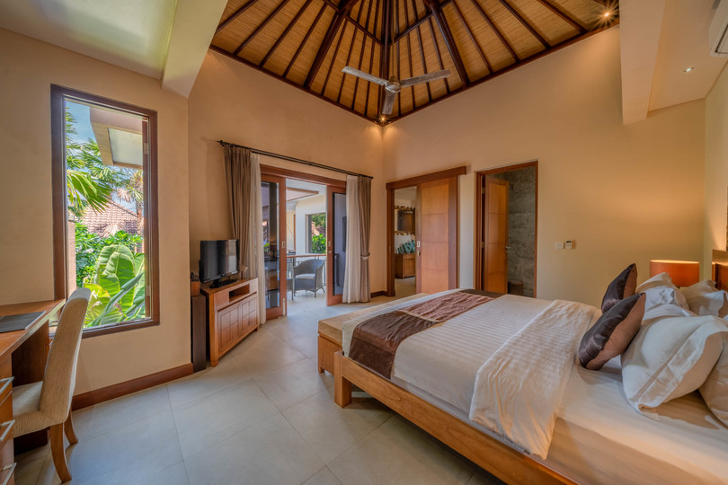 Imagine Your Family Renting a Luxury 3 Bedroom Holiday Villa Close to Kabupaten Badung Double Six Beach, Bali Villa 2105