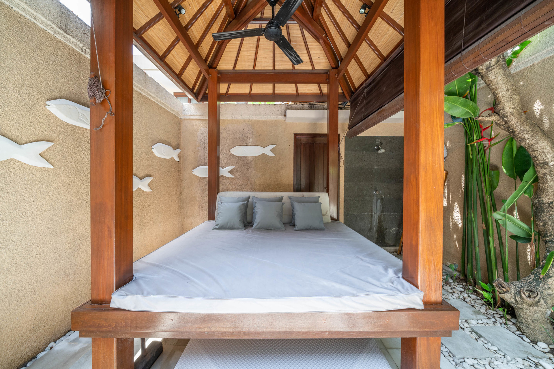 Imagine Your Family Renting a Luxury 3 Bedroom Holiday Villa Close to Kabupaten Badung Double Six Beach, Bali Villa 2105
