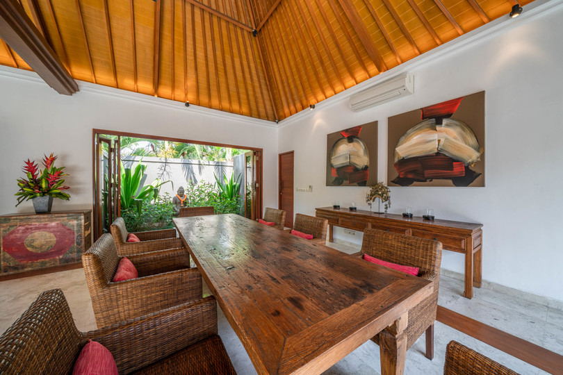 The Complete Guide to Renting Your Exclusive Holiday Villa in Kabupaten Badung with Private Pool and Fully Staffed, Bali Villa 2113