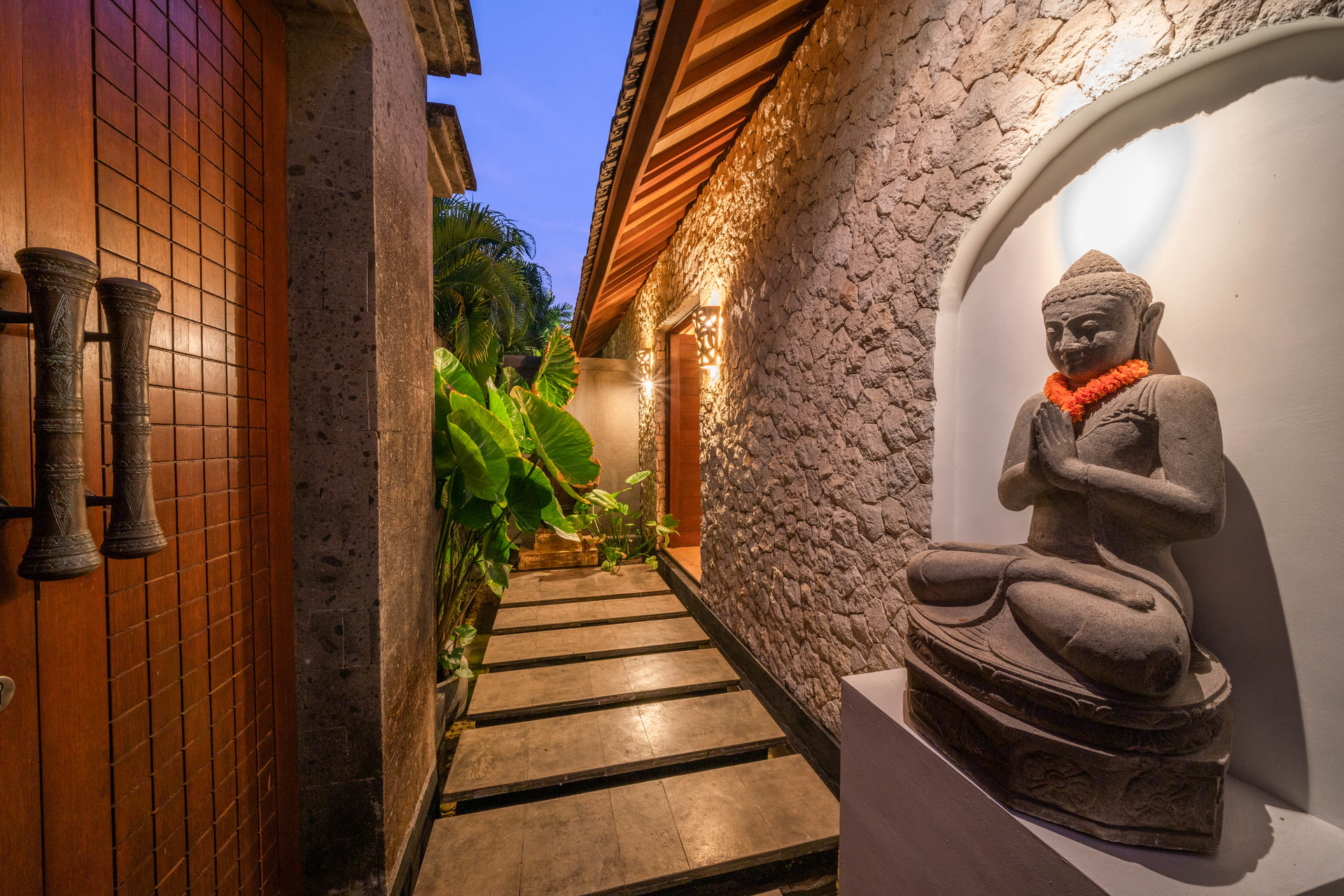 The Complete Guide to Renting Your Exclusive Holiday Villa in Kabupaten Badung with Private Pool and Fully Staffed, Bali Villa 2113
