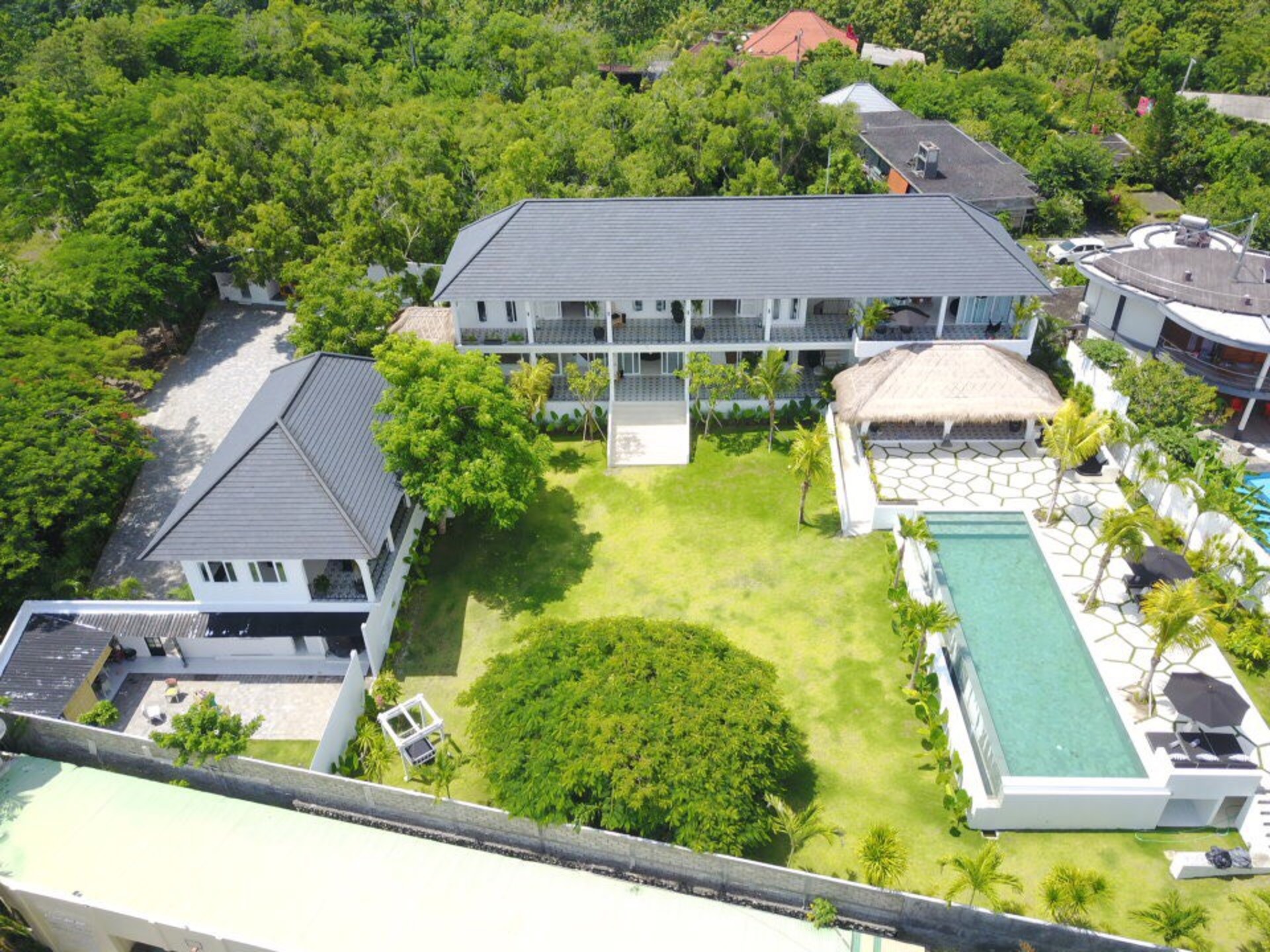 Imagine Your Family Renting a Luxury 5 Bedroom Holiday Villa with Stunning Ocean Views, Bali Villa 2114