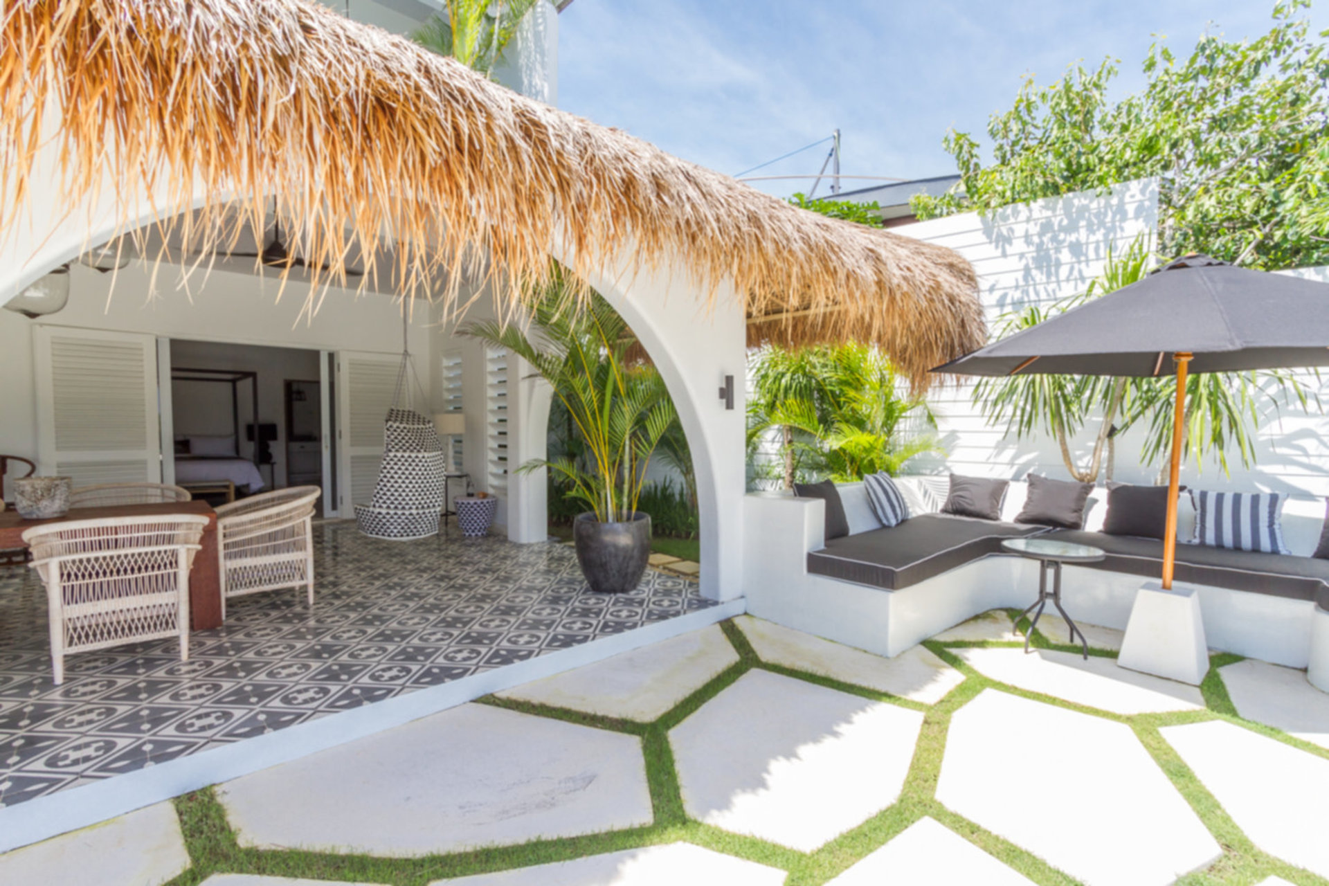 Imagine Your Family Renting a Luxury 5 Bedroom Holiday Villa with Stunning Ocean Views, Bali Villa 2114