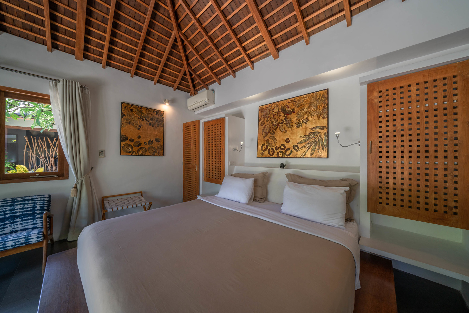 Luxury 4-Bedroom Getaway Near Double Six Beach, Bali Villa 2116