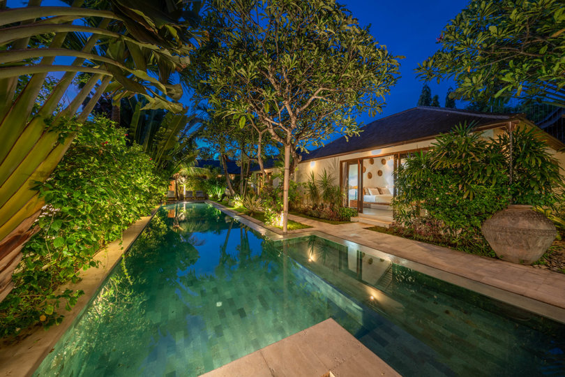 Luxury 4-Bedroom Getaway Near Double Six Beach, Bali Villa 2116, Kuta, Indonesia