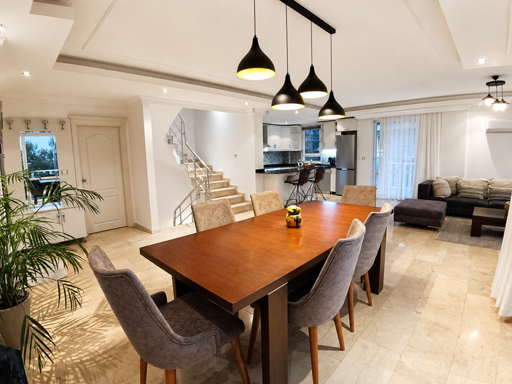 5 Star Villa Harmony – Sea & Mountain Escape