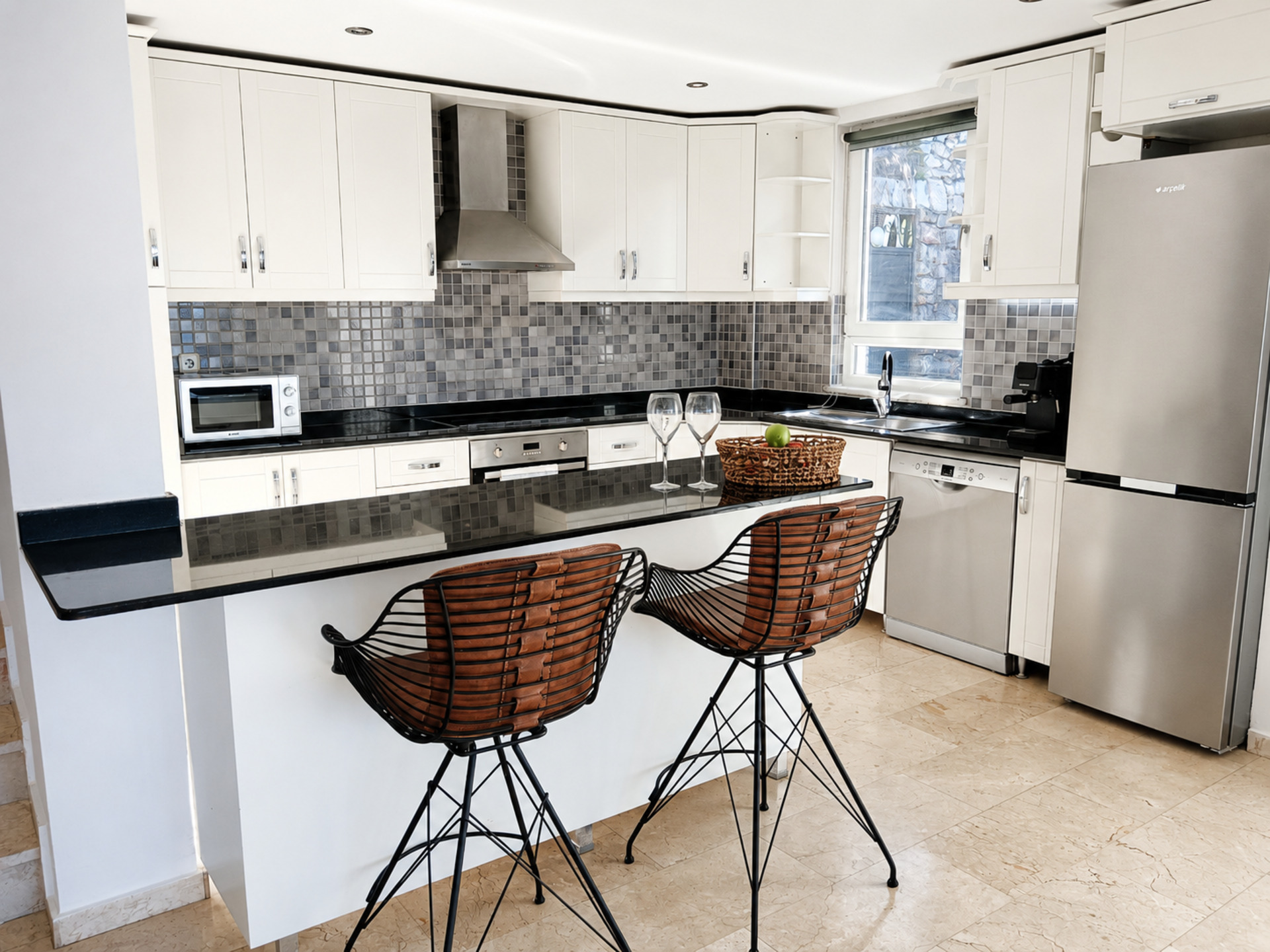 5 Star Villa Harmony – Sea & Mountain Escape