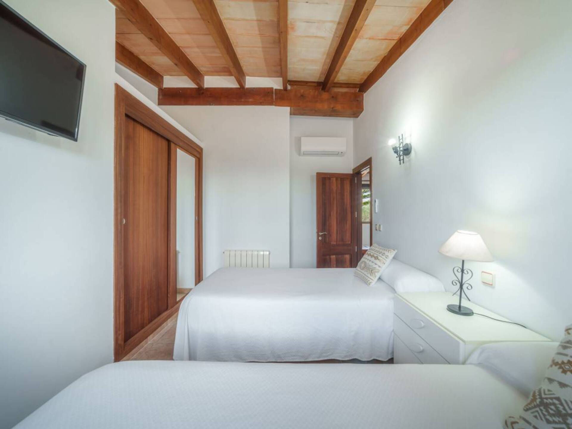 Balearic Islands Villa 1484 – Luxurious Countryside Estate