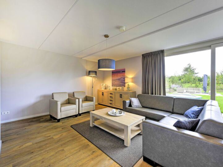 Luxury 3 Bedroom Villa, Zeeland Villa 1006
