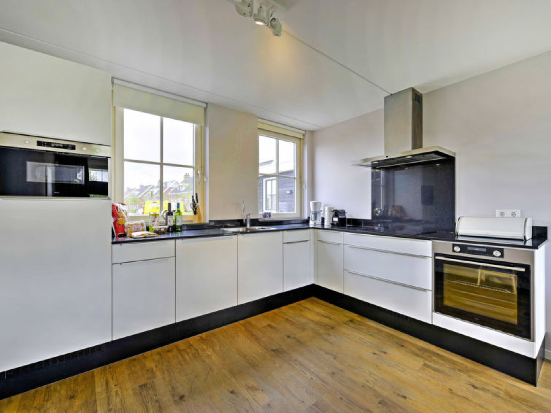 Luxury 3 Bedroom Villa, Zeeland Villa 1006