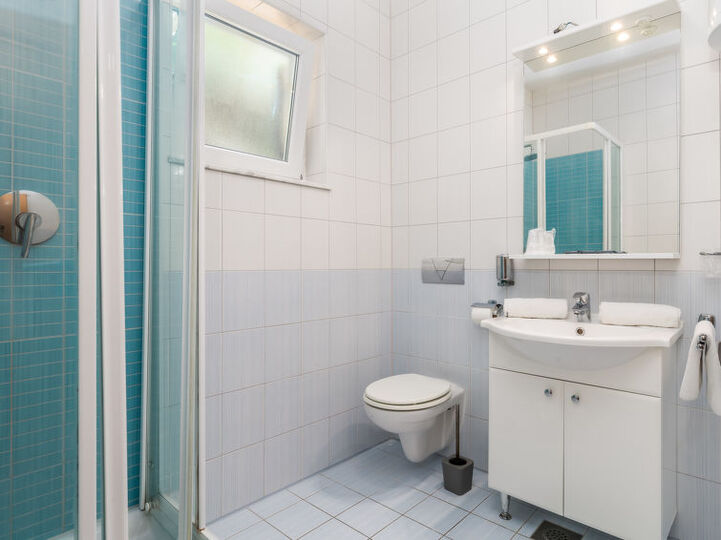 Secluded Oasis: 2 Bedroom Villa in Kampor, 1023