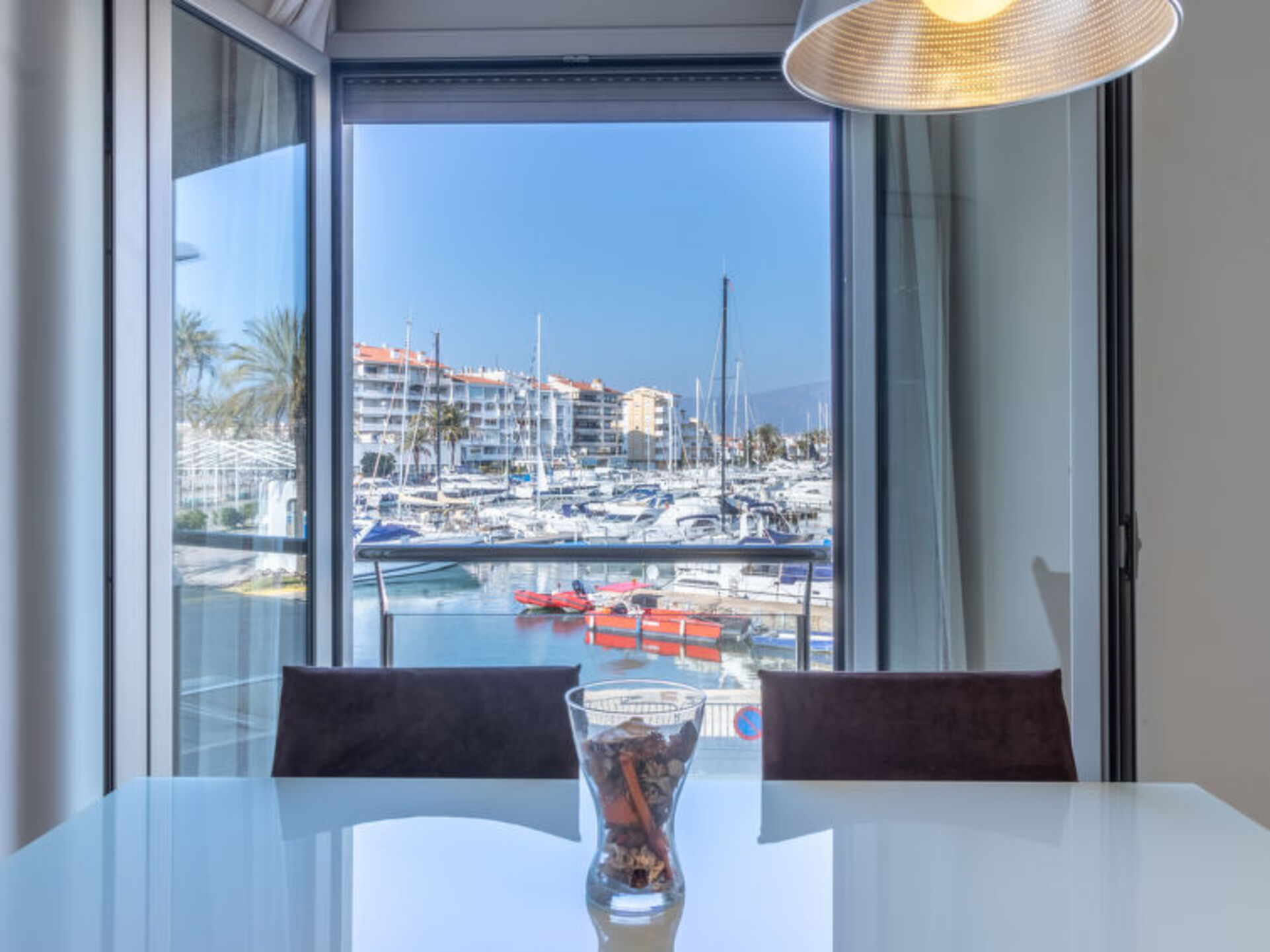Cozy Waterfront Retreat in Empuriabrava , 1001